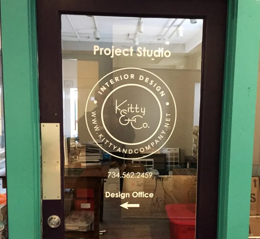 30563 Kitty and Company complete 3.JPG