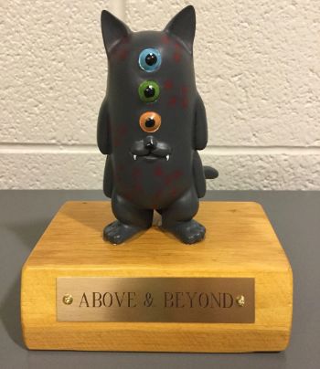 32794 Roger Arnett close up of complete award